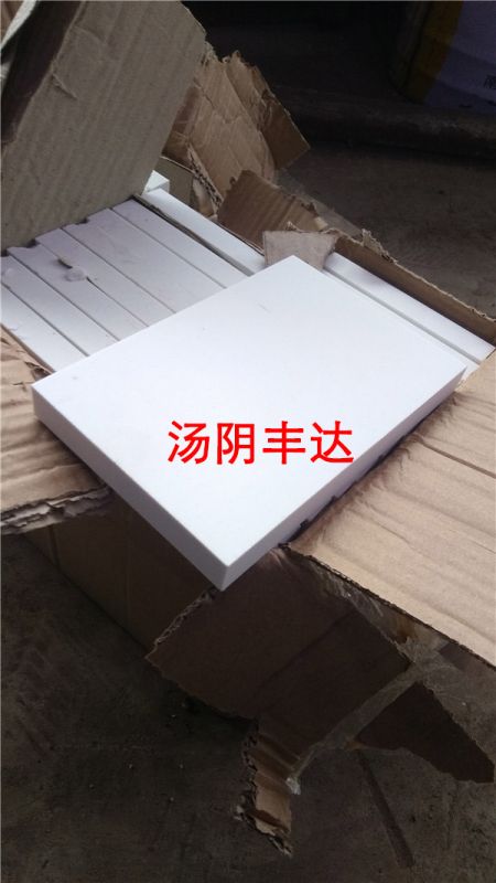 氧化鋁（lǚ）陶瓷襯板