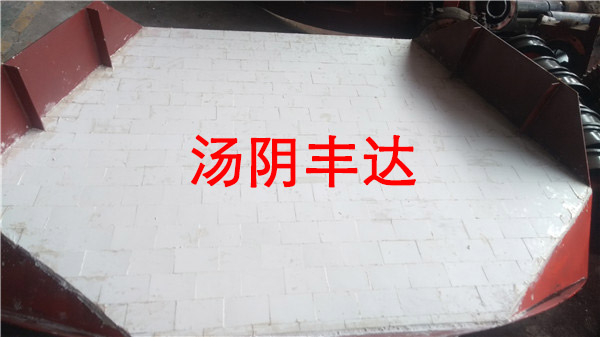 氧化（huà）鋁（lǚ）陶瓷襯板