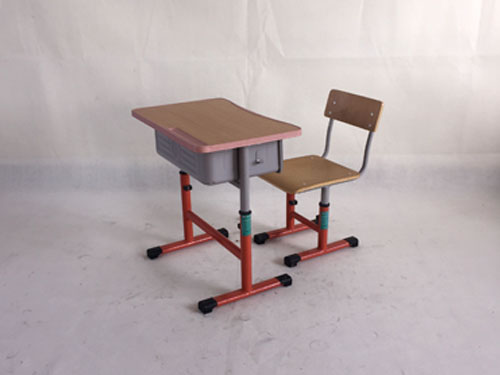 圓管（guǎn）升降課桌椅（幼兒園）